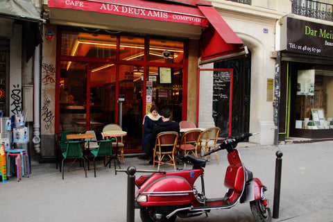 Best natural wine shops Paris - Top 2: Aux Deux Amis