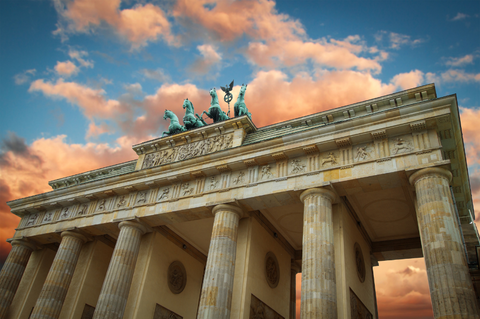 How to get to Brandenburg Gate?