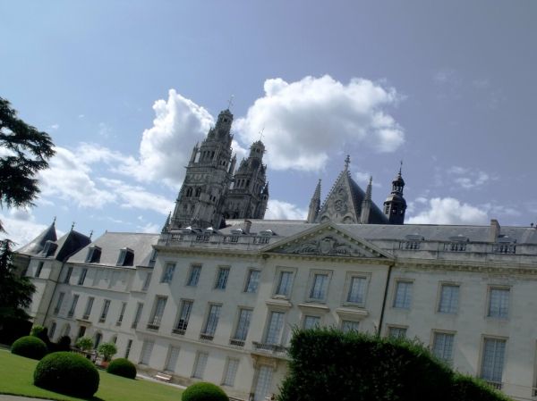 Loire Castle Tour From Paris